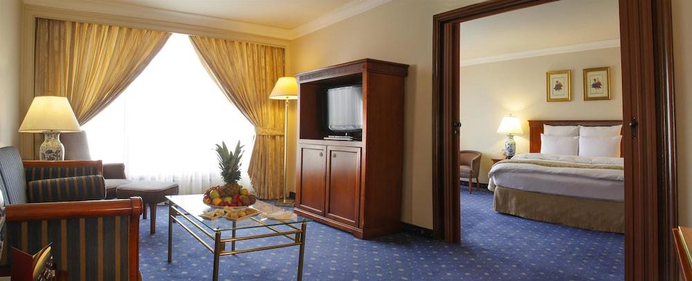 Regency Palace Amman Bagian luar foto Suite