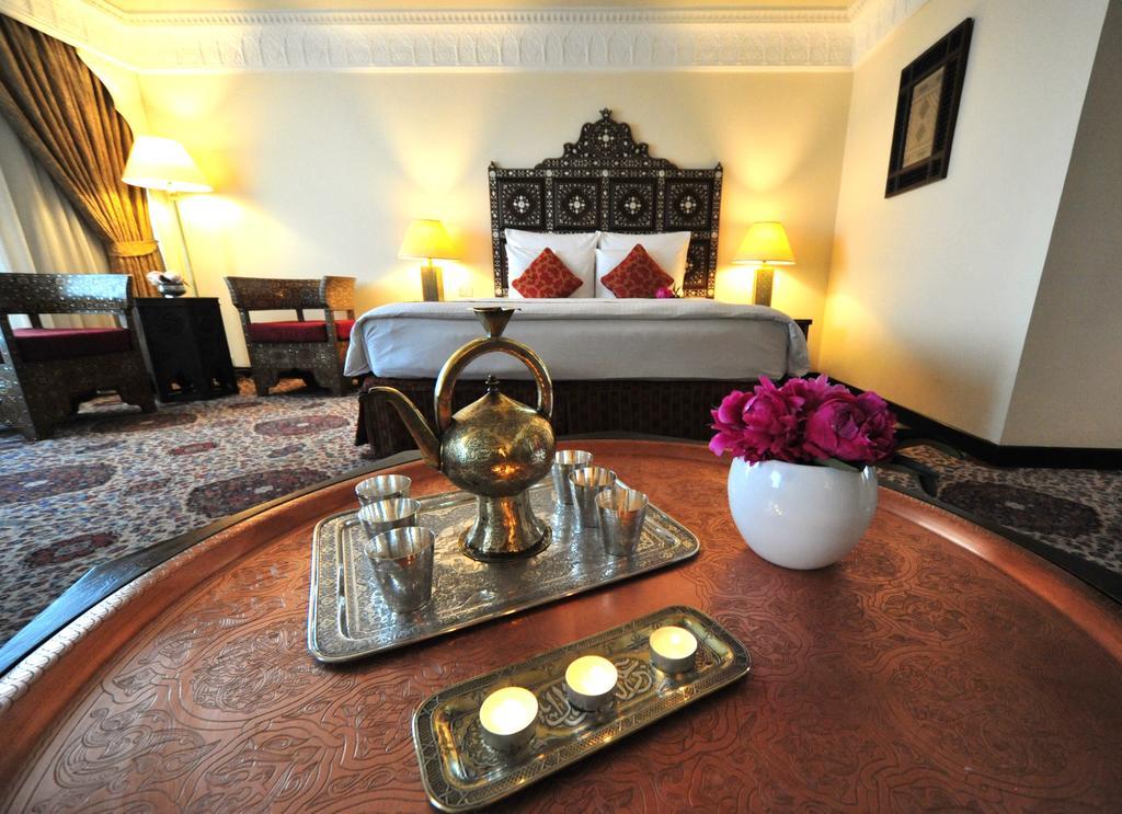 Regency Palace Amman Bagian luar foto A room at the hotel