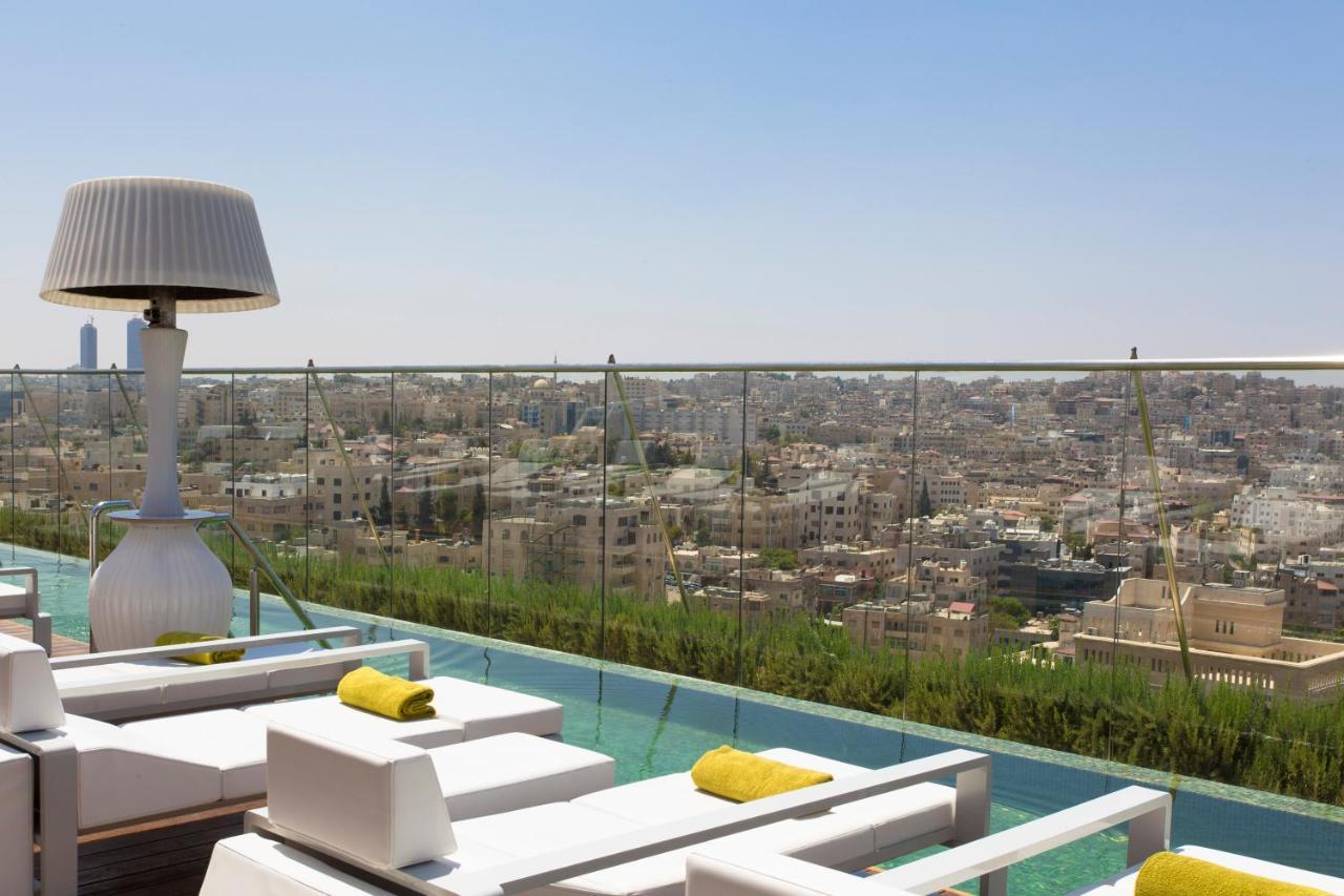 Regency Palace Amman Bagian luar foto View from the rooftop pool